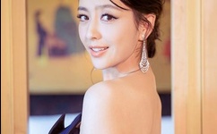 少妇洁白被5个人第几章